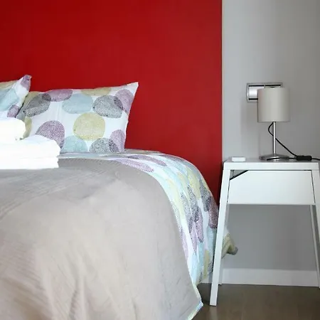 The Place To Be Apartment